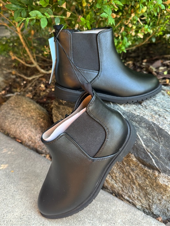 Cat & Jack Other - Cat & Jack  Kids Black Chelsea Boots Sz 1 nwt